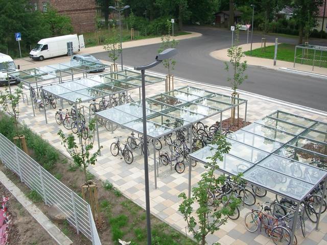 Transparente Fahrradüberdachungen